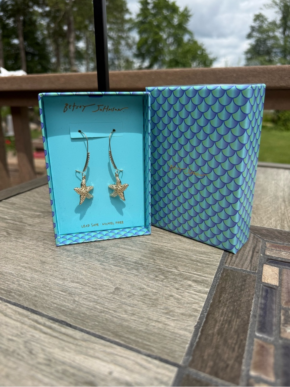NWT Betsey Johnson Mermaid Jewels Starfish Gold Rhinestone Dangle Earrings